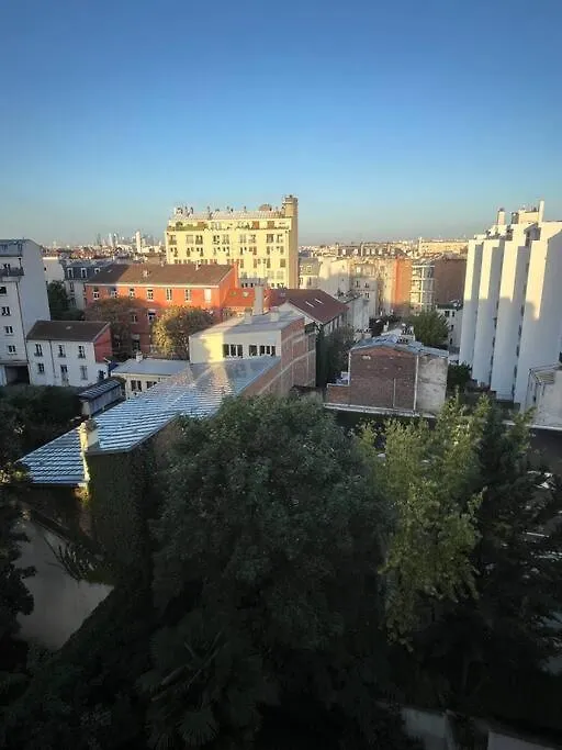 Paris Montmartre Apartment With A View And Swimming Pool Access