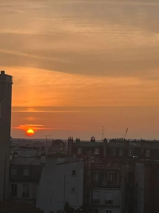 Paris Montmartre Apartment With A View And Swimming Pool Access