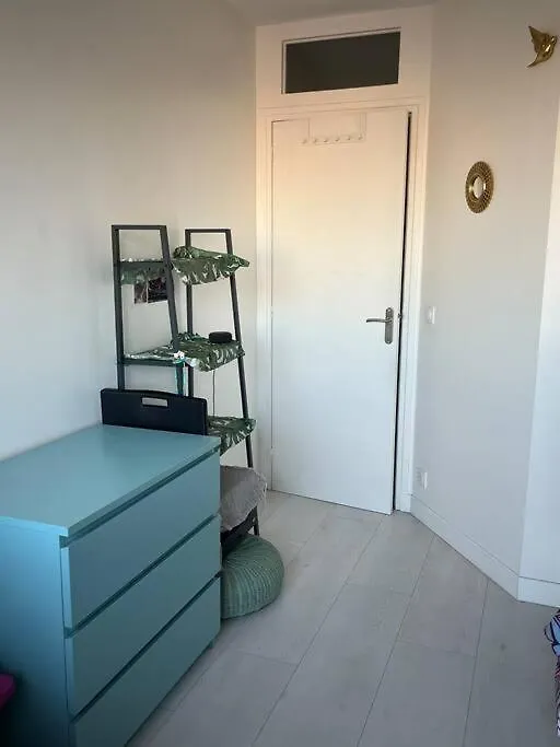 Paris Montmartre Apartment With A View And Swimming Pool Access 0*,  França